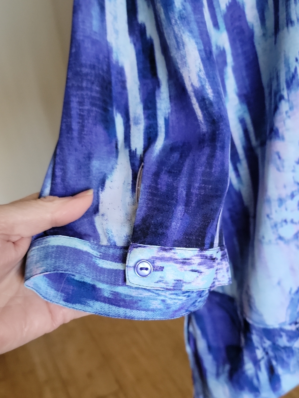 Chico's Blue Floral V-Neck Women's Tunic Top - Picture 2 of 8